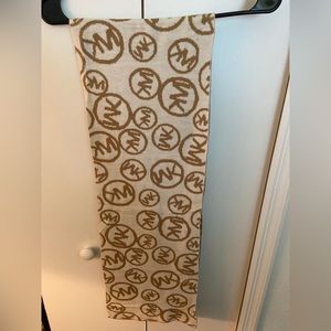 Michael Kors Monogramme Knit Reversible Scarf